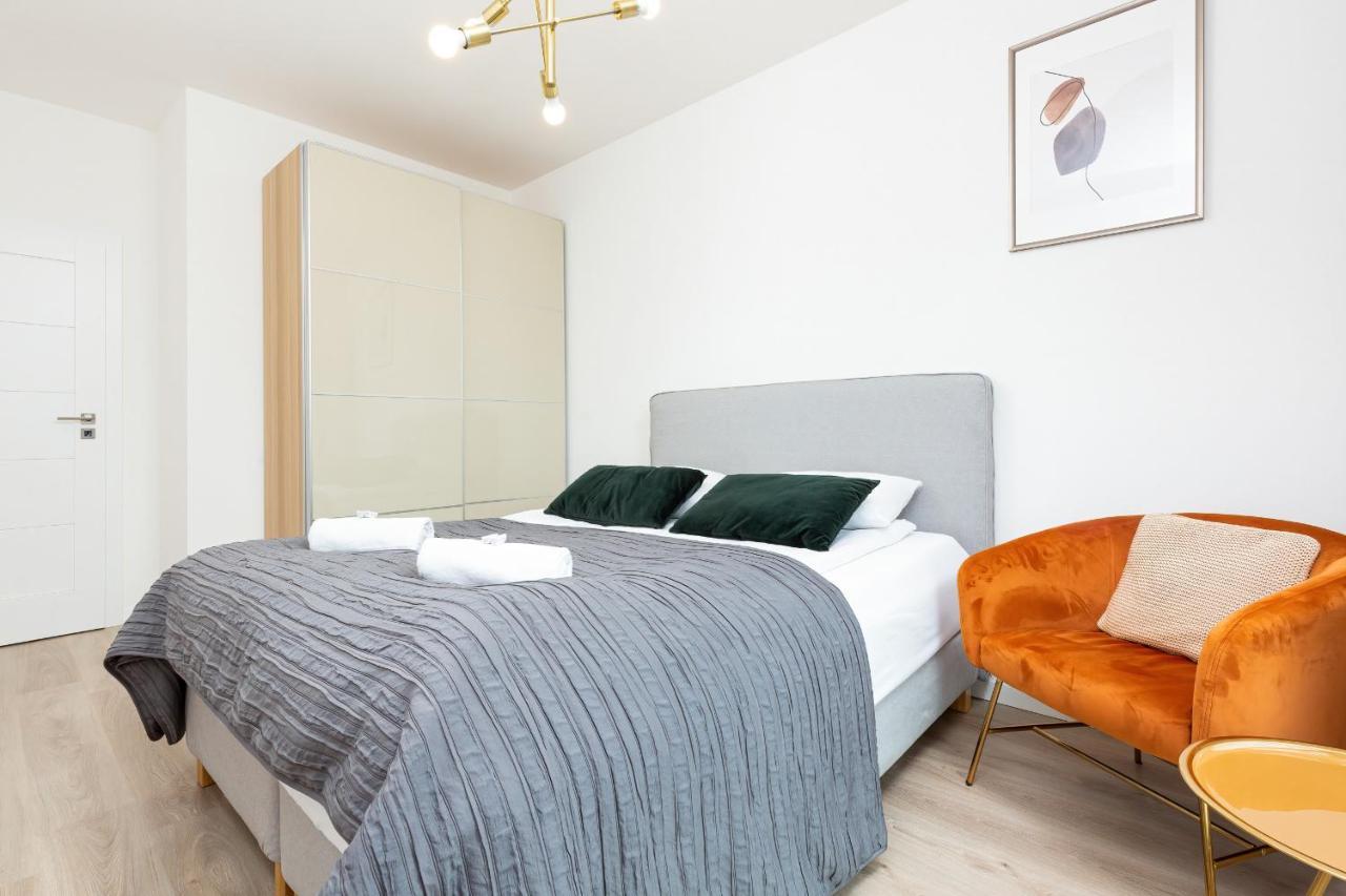 Metro Plocka Exquisite Apartments By Noclegi Renters Varşovia Exterior foto