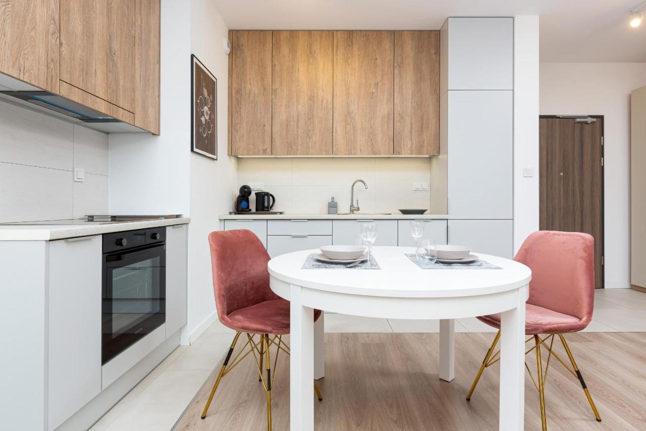 Metro Plocka Exquisite Apartments By Noclegi Renters Varşovia Exterior foto